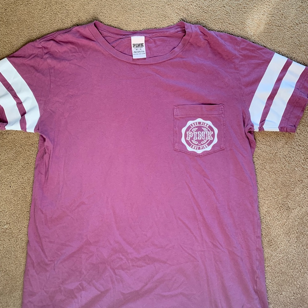 VS pink tee
